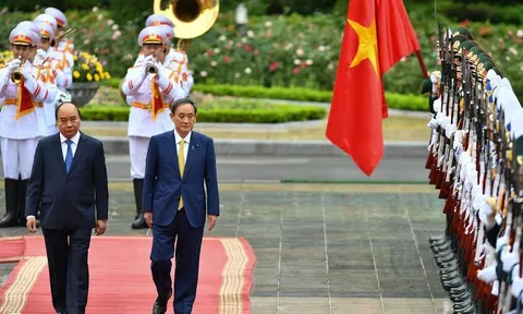 Thủ tướng Nguyễn Xuân Phúc chủ trì lễ đón thủ tướng Nhật Bản